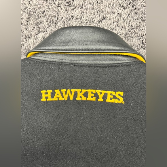 Vtg UNIVERSITY OF IOWA Golden Bear Black Leather Wool Sz Med Varsity Jacket USA! - Picture 8 of 12